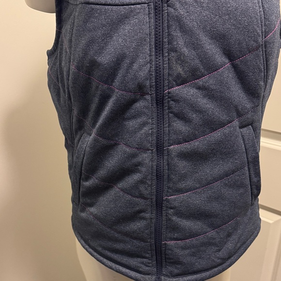 The North Face Women's Gray Vest with Pink Accents - Picture 5 of 11